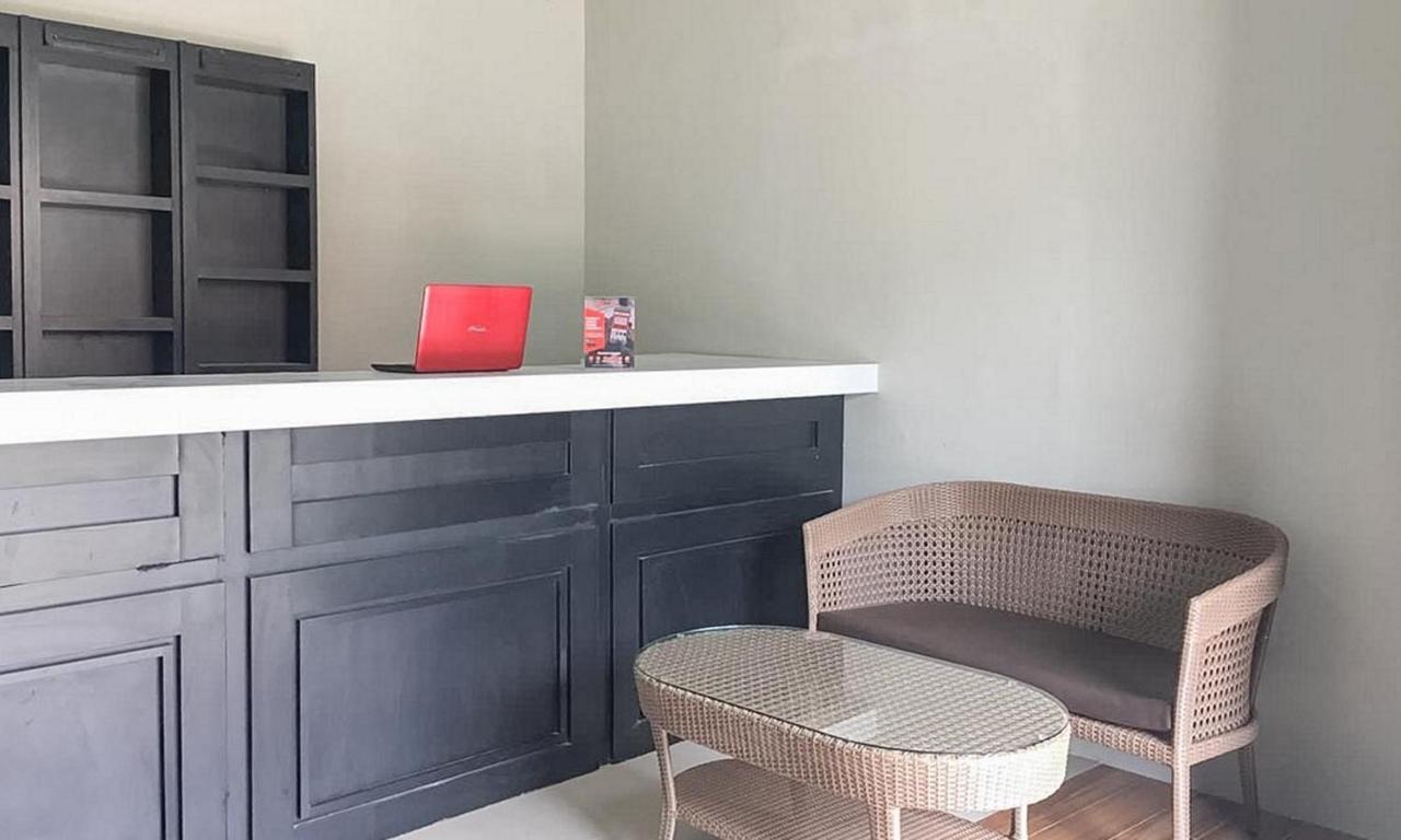 Hotel Reddoorz Near Wisata Paribendo Lawang Esterno foto