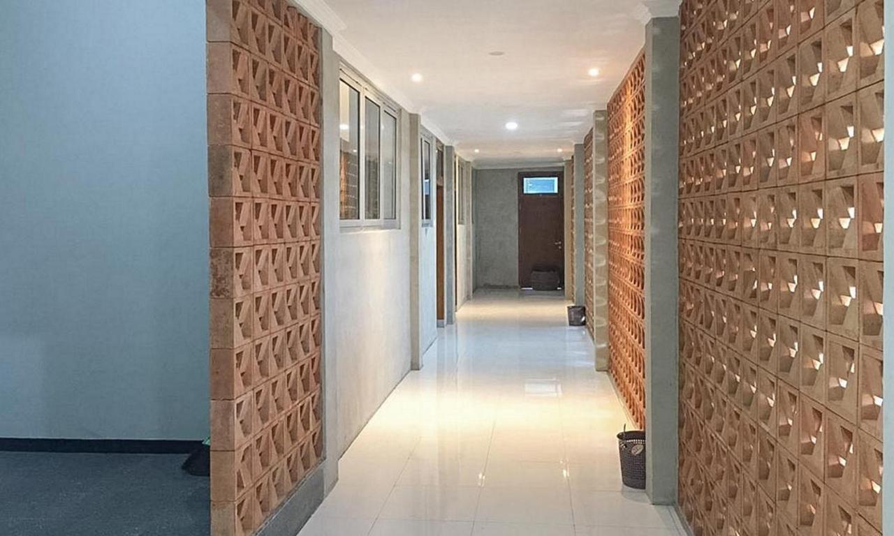 Hotel Reddoorz Near Wisata Paribendo Lawang Esterno foto